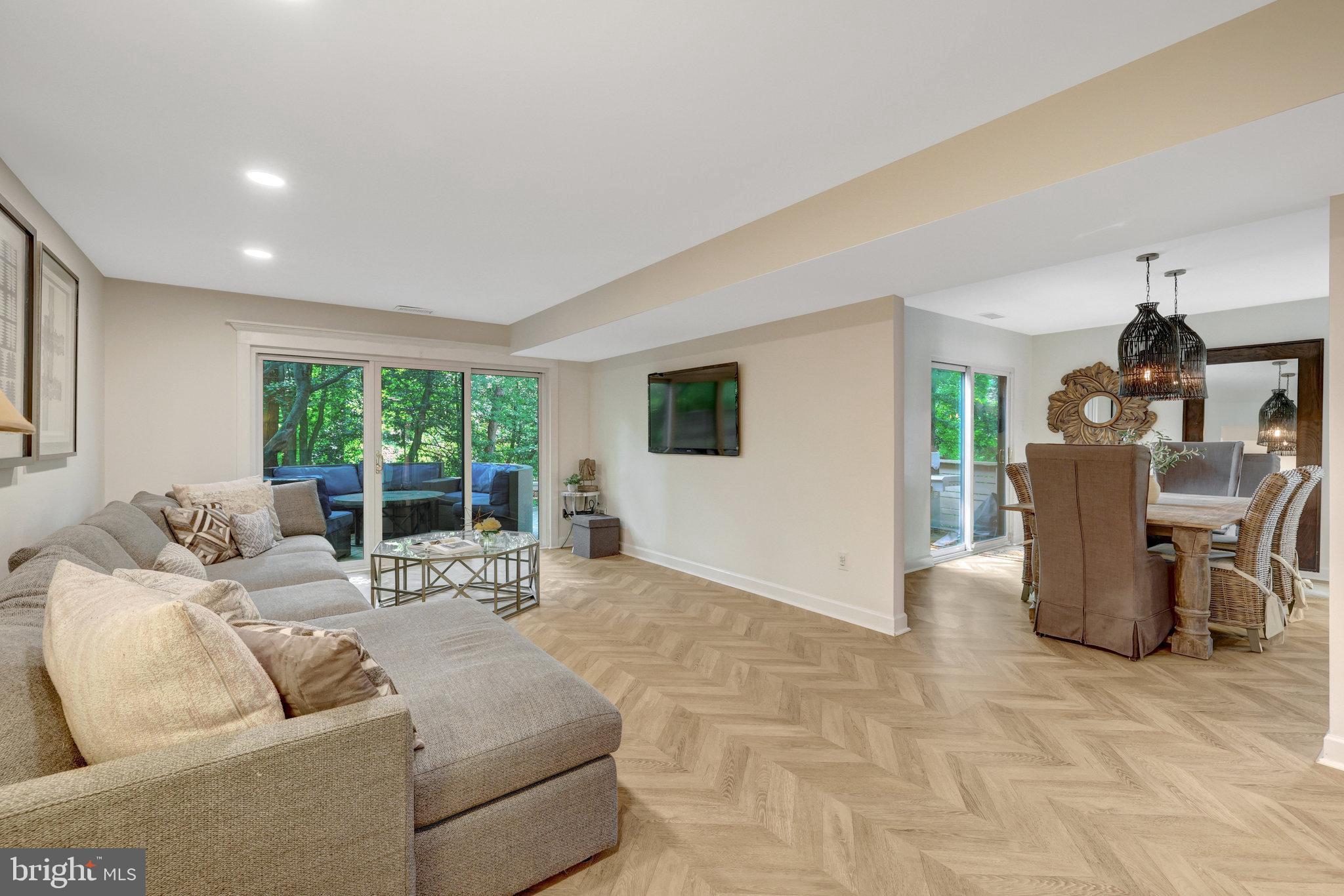 RESTON - Residential