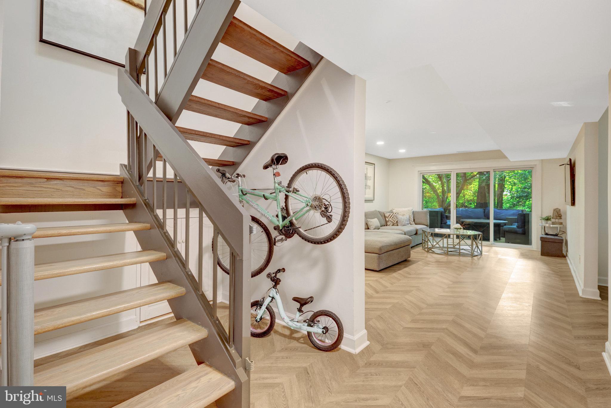 RESTON - Residential