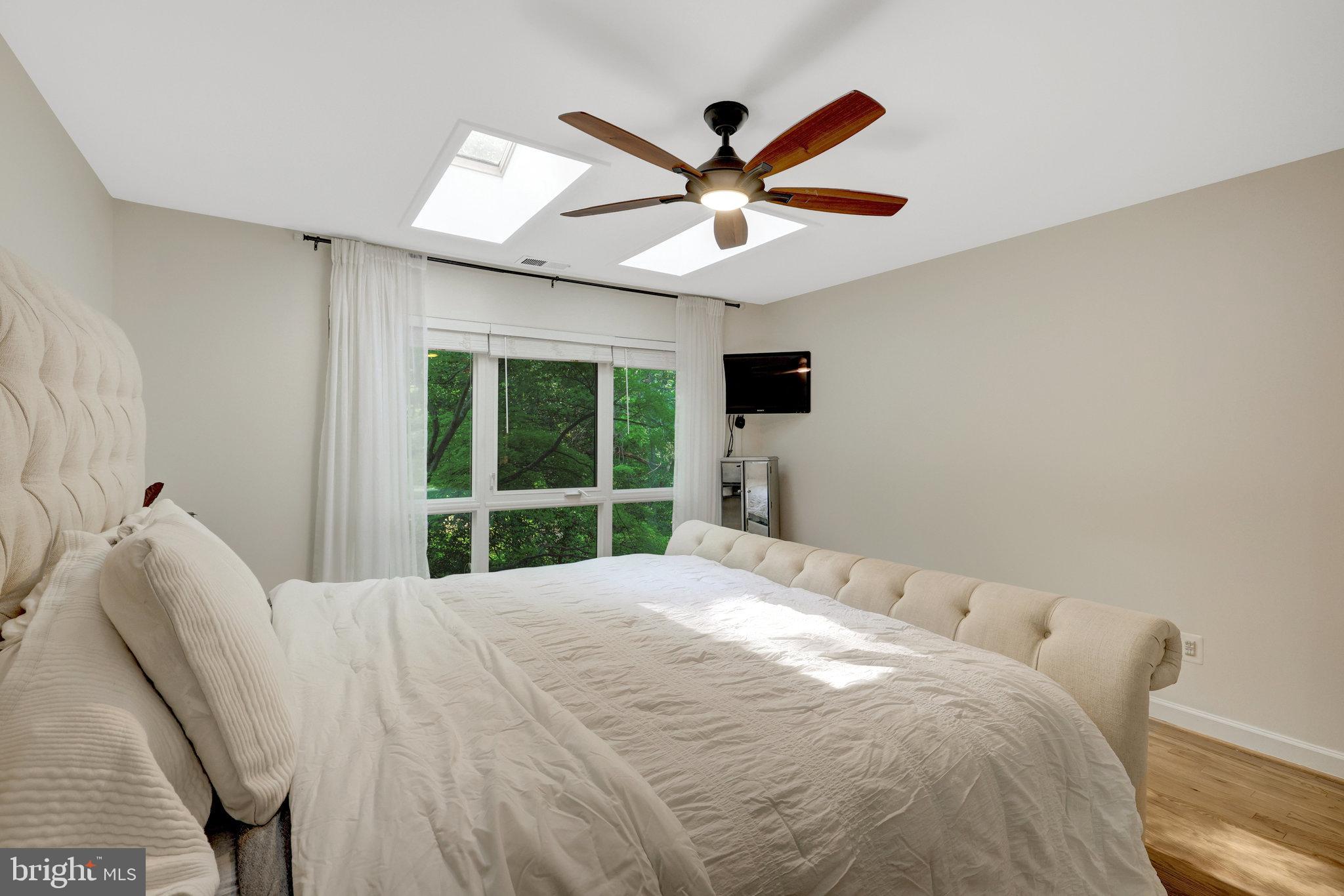 RESTON - Residential