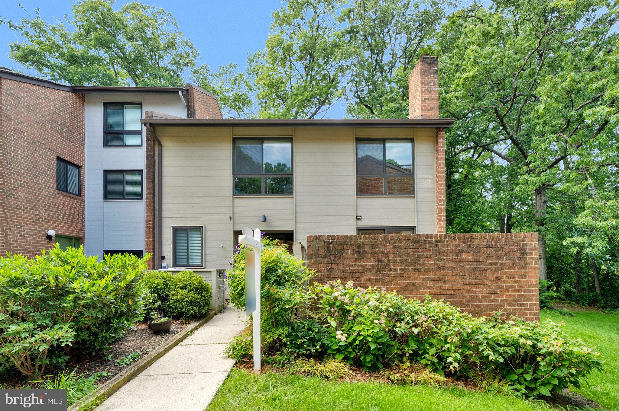 RESTON - Residential