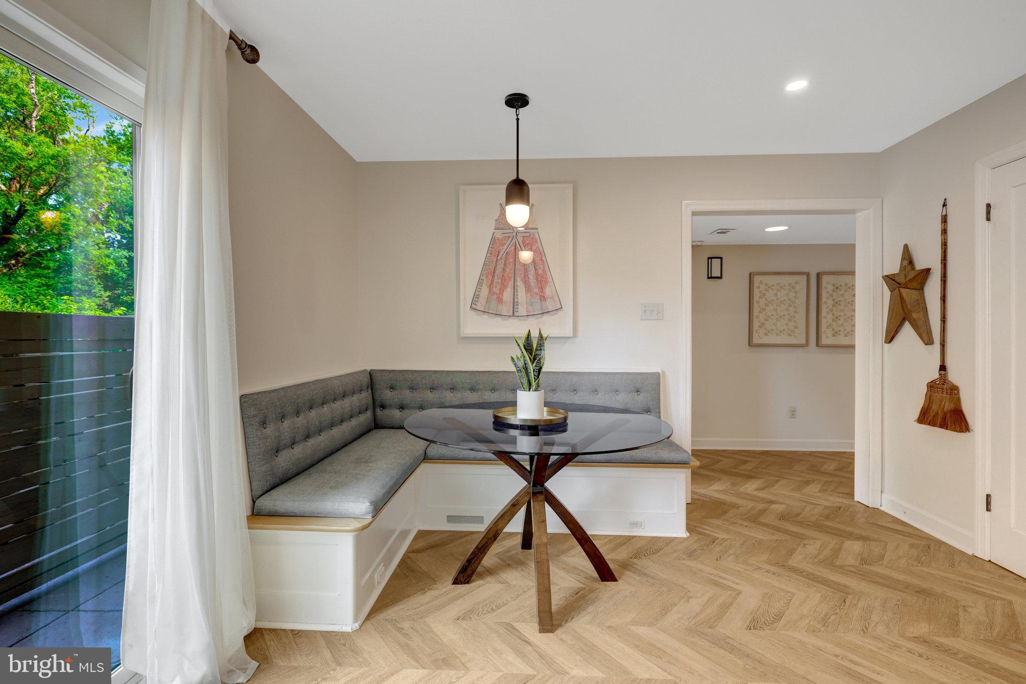 RESTON - Residential