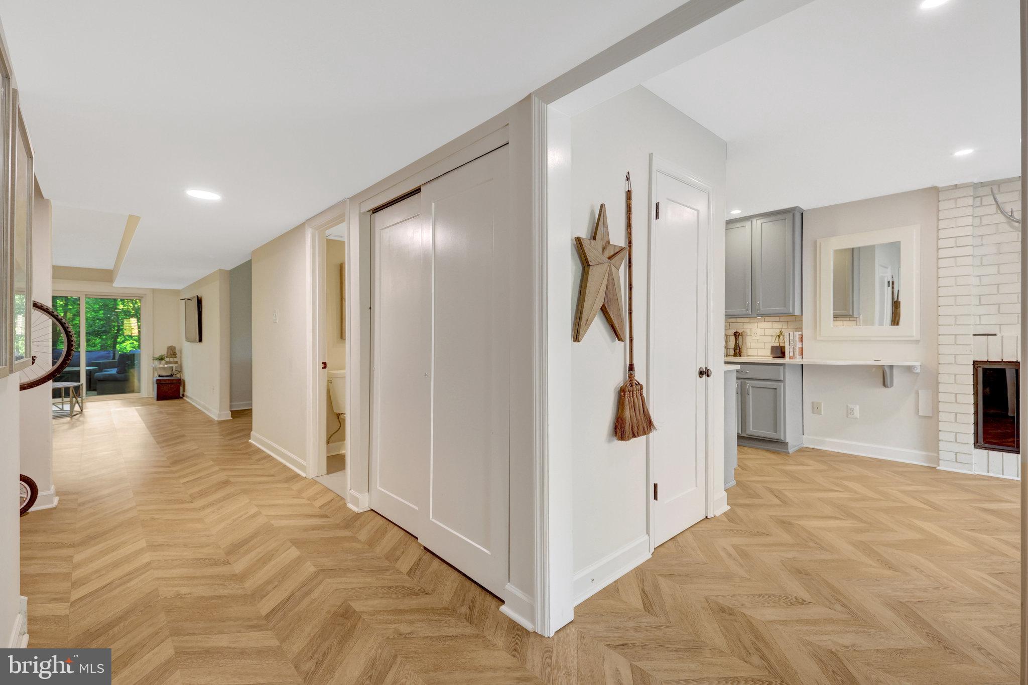 RESTON - Residential