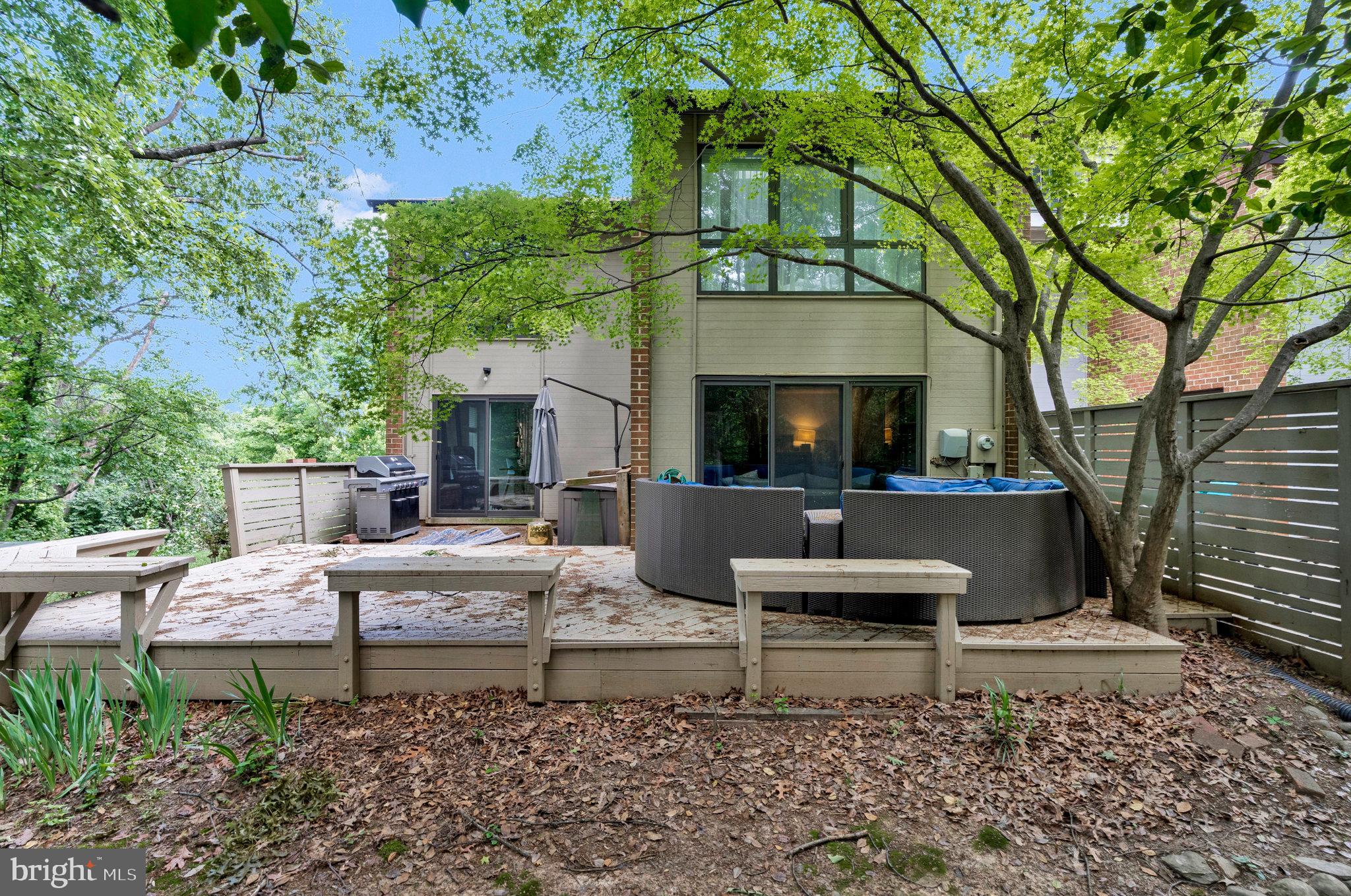 RESTON - Residential