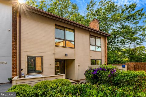 11712 INDIAN RIDGE ROAD RESTON VA 20191