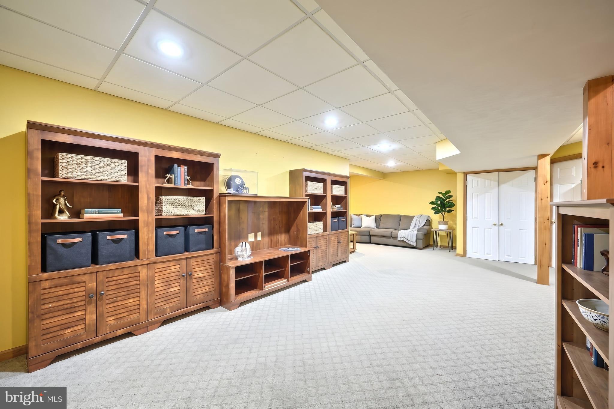 FOX RUN TERRACE - Residential