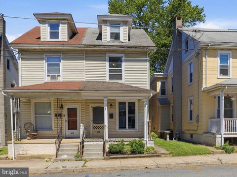 Townhouse For Sale - 280 Duke Street<br/> EPHRATA, PA 17522