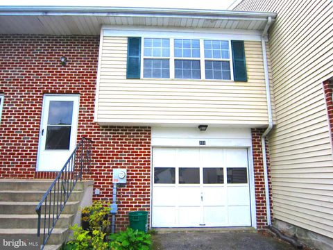 Photo of 103 PICKWICK PL, MILLERSVILLE, PA 17551 (MLS # PALA2036436)