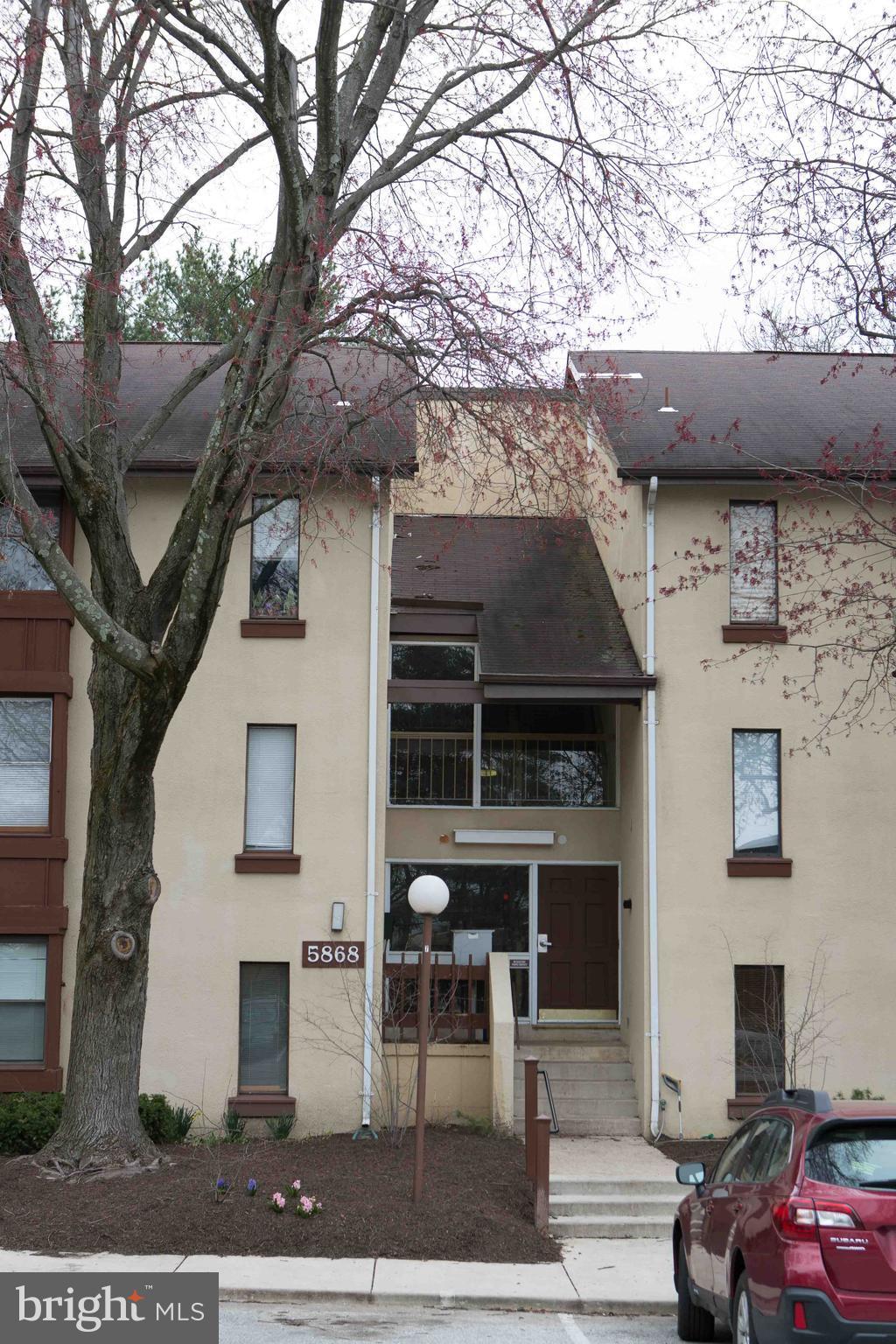 COZY 2BR, 1FB, 1HB UPPER UNIT WITH NICE TREE VIEW. MANY GREAT FEATURES INCLUDE SUNROOM, SPACIOUS HARDWOOD FLOOR IN FM, DR, & BRS. NEW FLOORING IN BATHROOMS. MOVE IN CONDITION. CLOSE TO SCHOOLS, SHOPS, ICE RINK, & PARK. EASY ACCESS TO RT 29 AND 95.