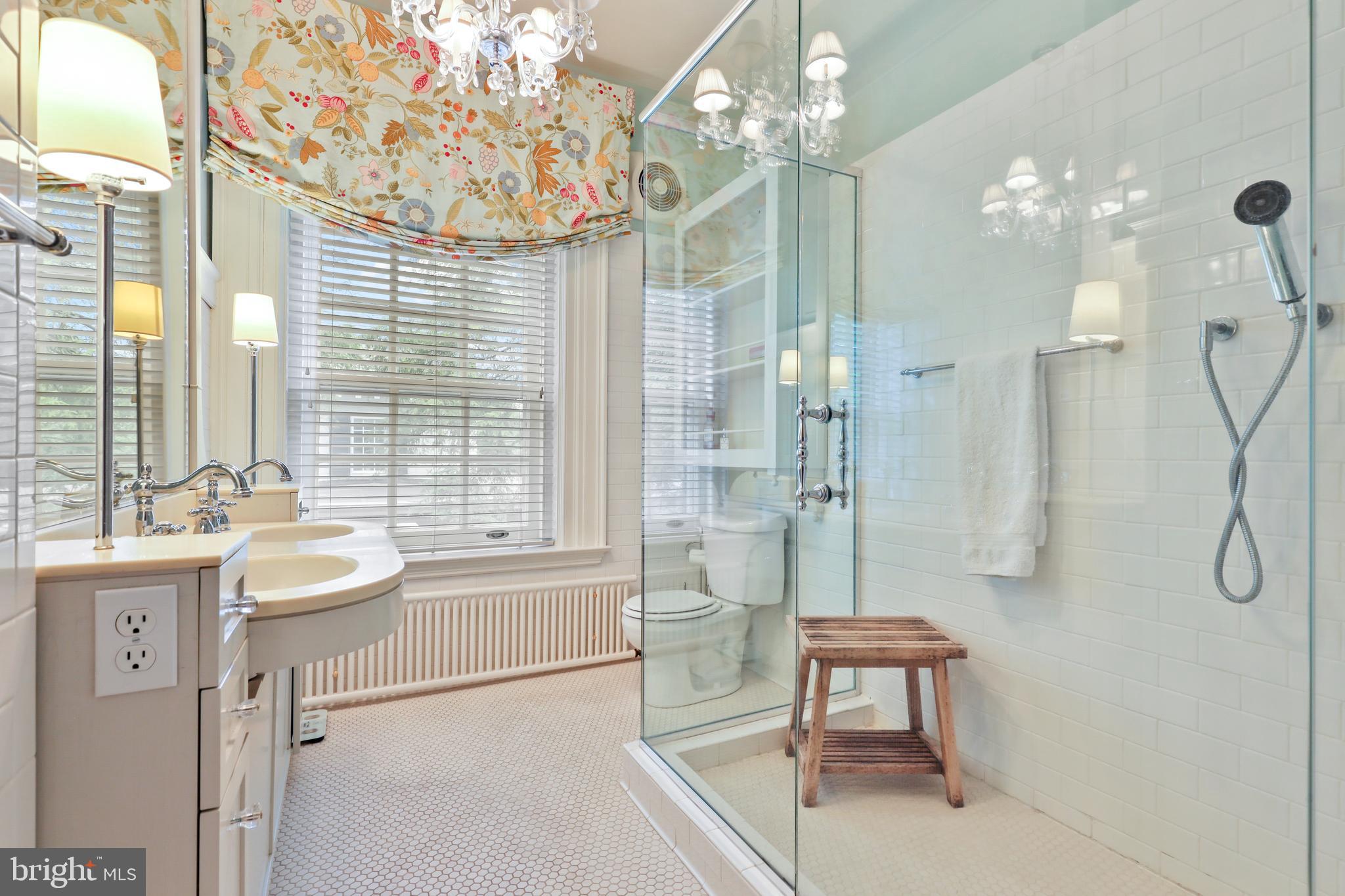 ROLAND PARK - Residential