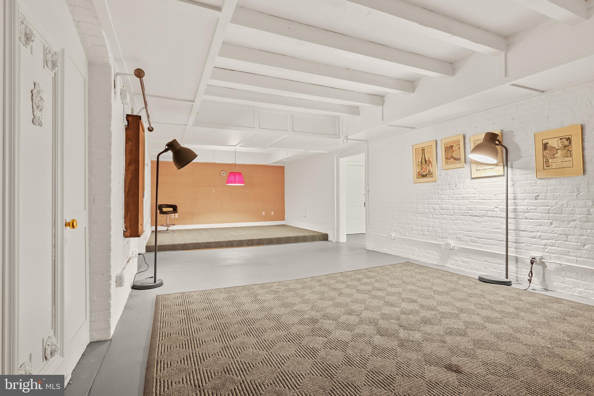 ROLAND PARK - Residential