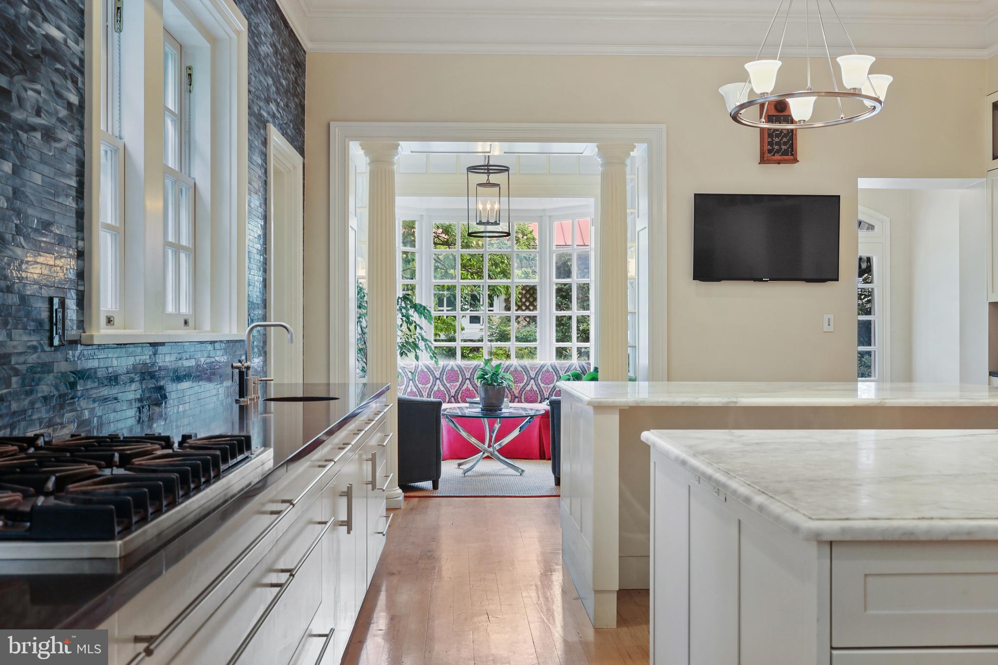 ROLAND PARK - Residential