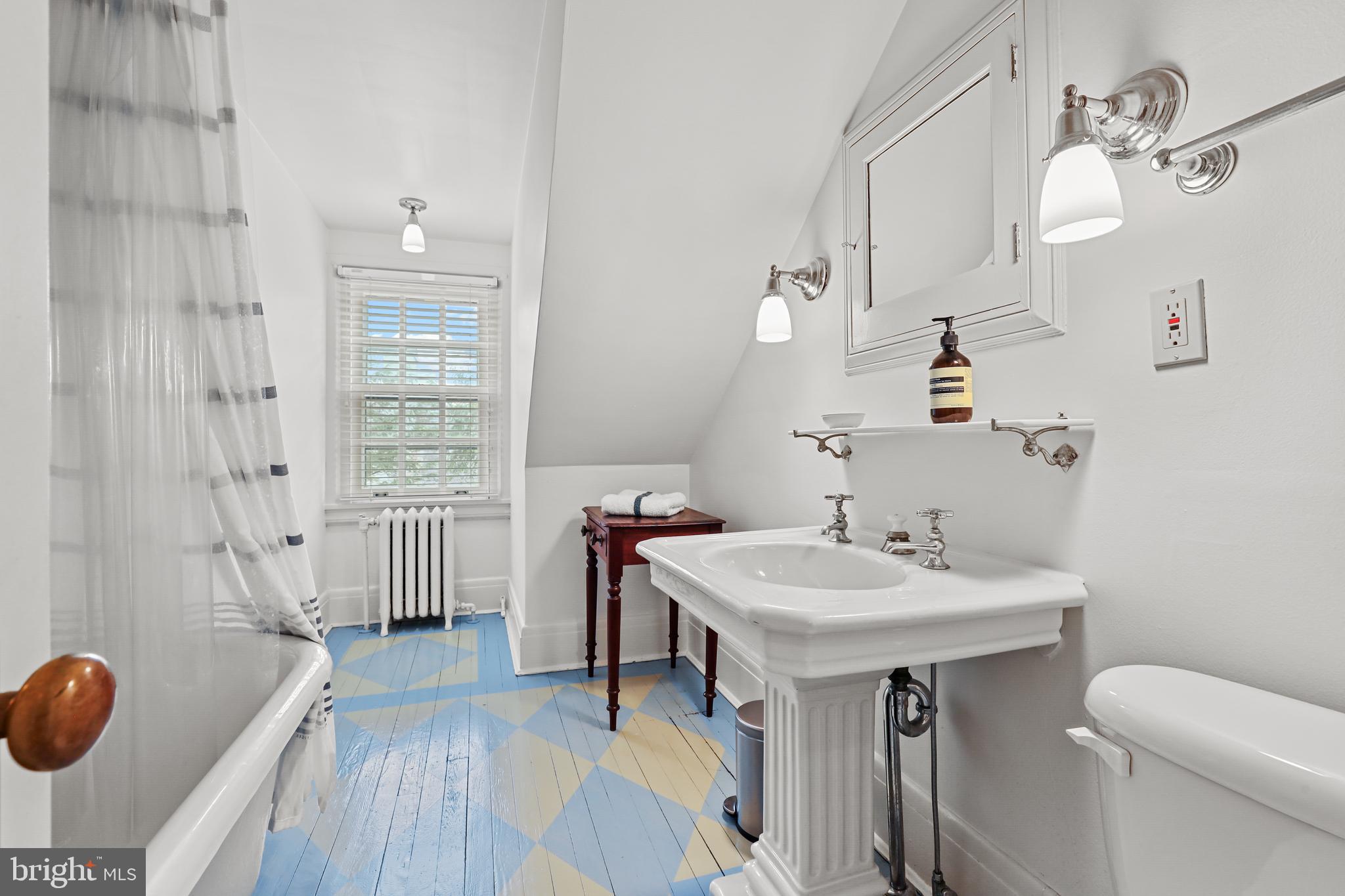 ROLAND PARK - Residential