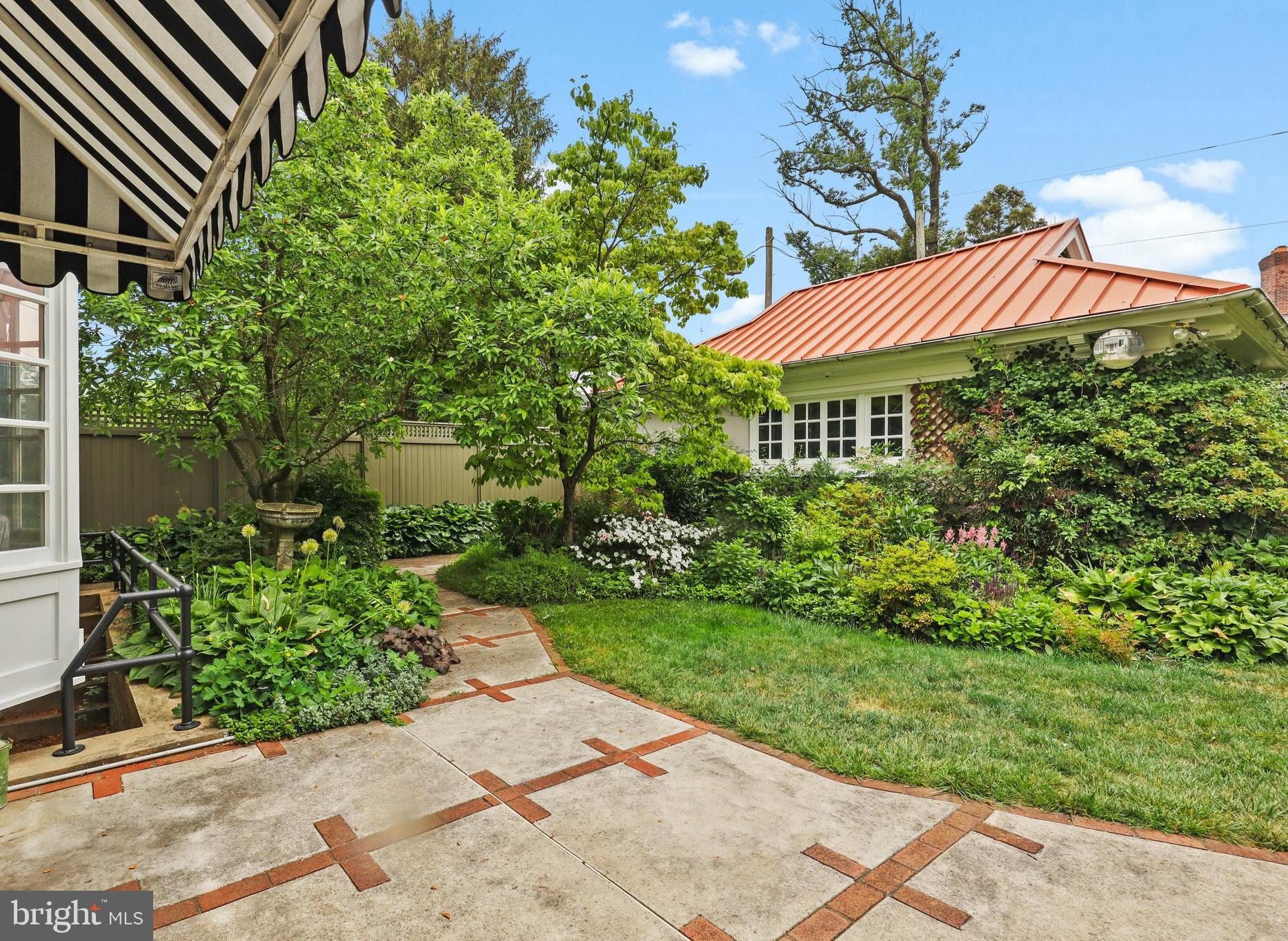 ROLAND PARK - Residential