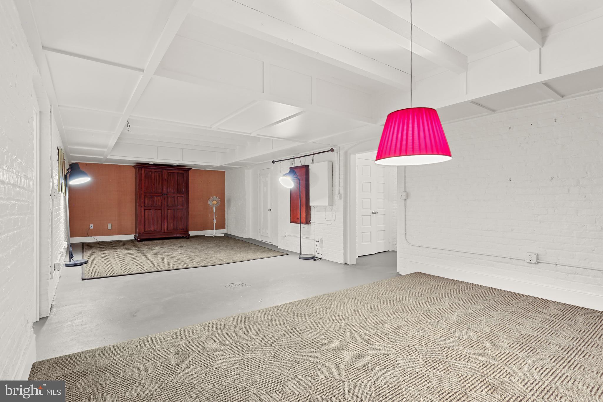 ROLAND PARK - Residential