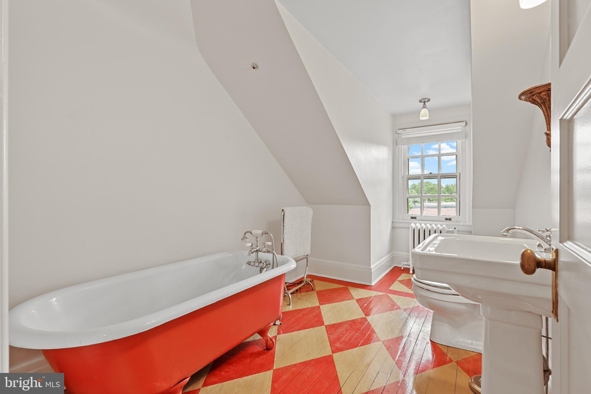 ROLAND PARK - Residential