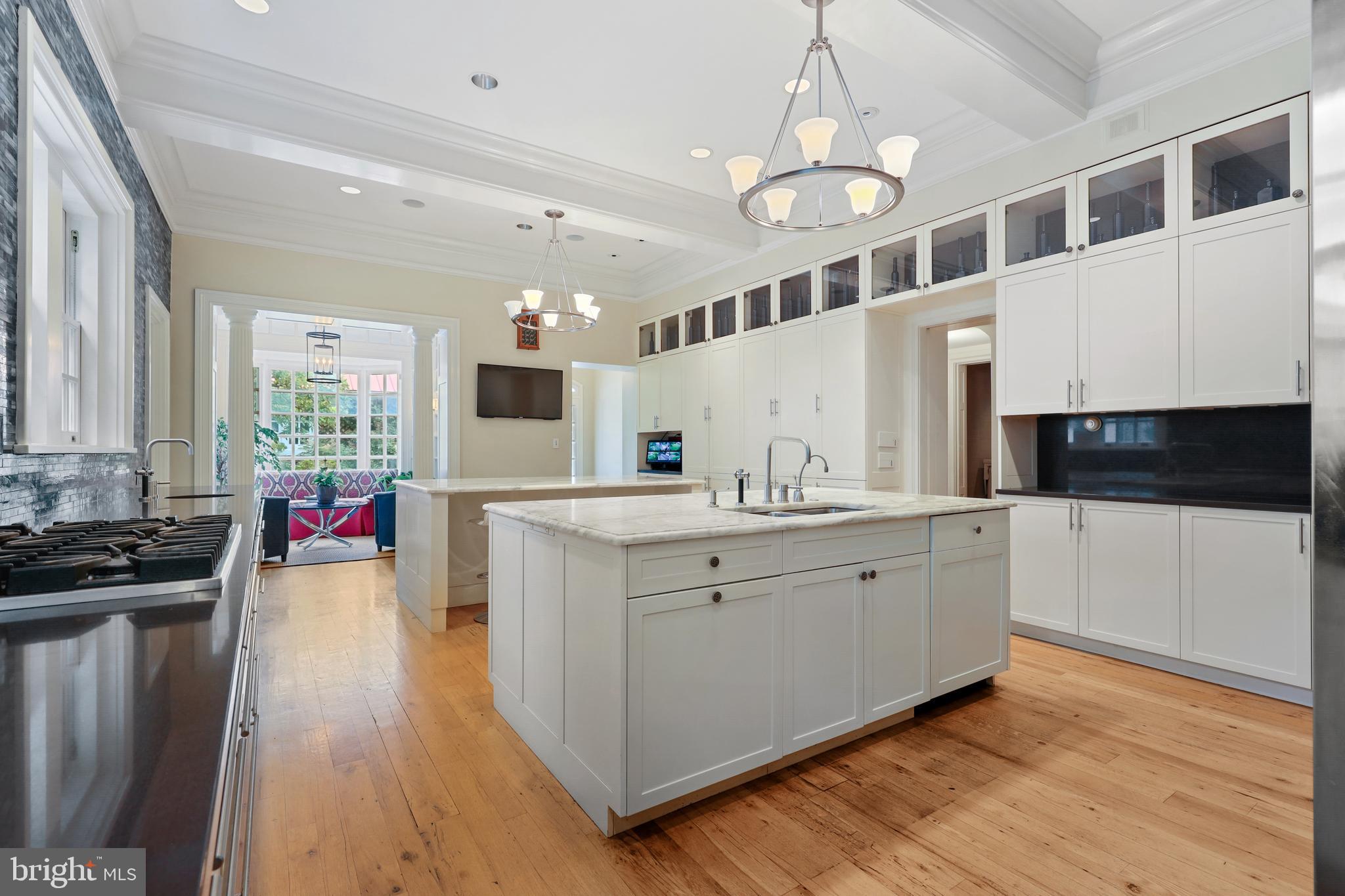 ROLAND PARK - Residential