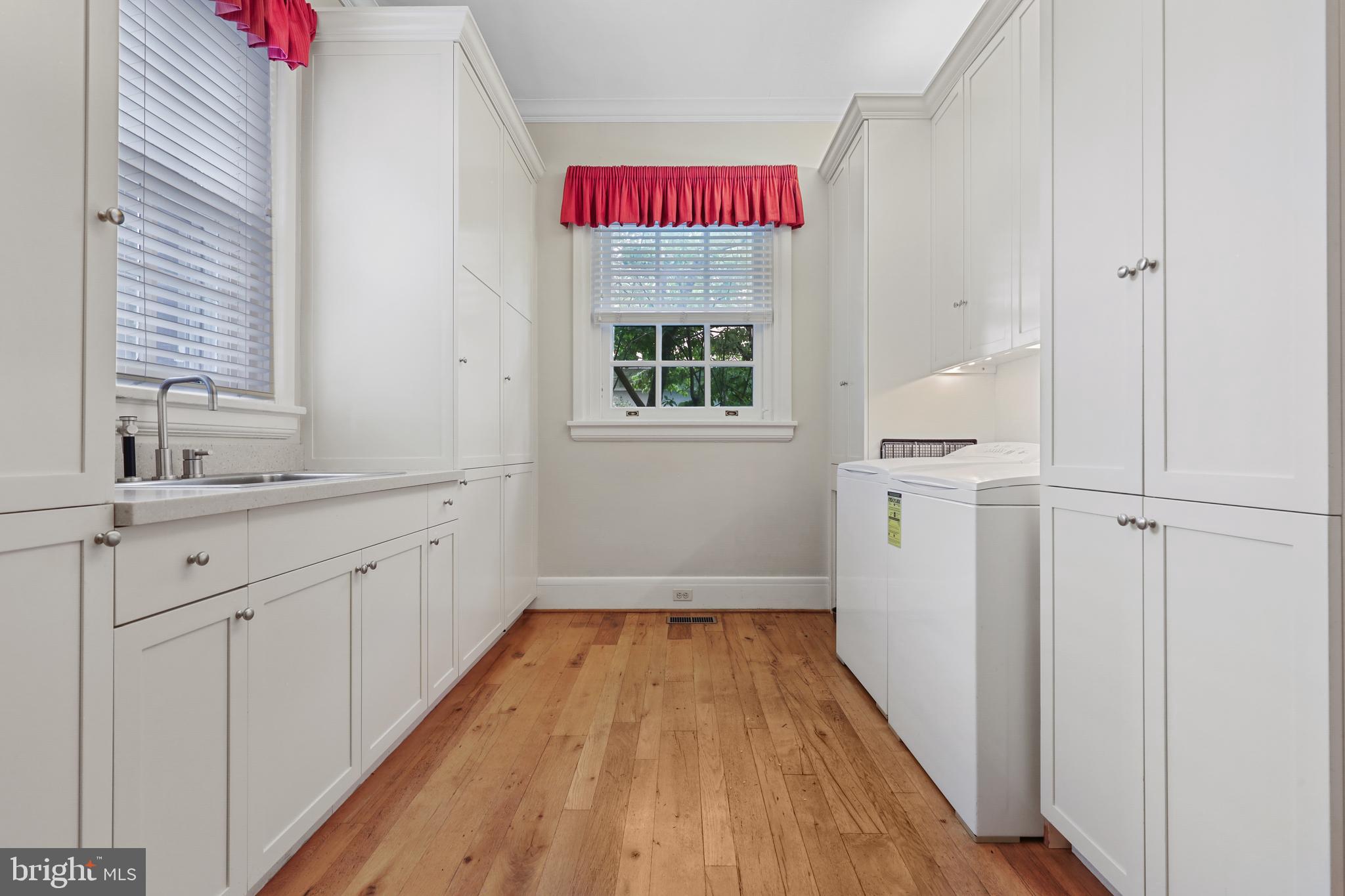 ROLAND PARK - Residential