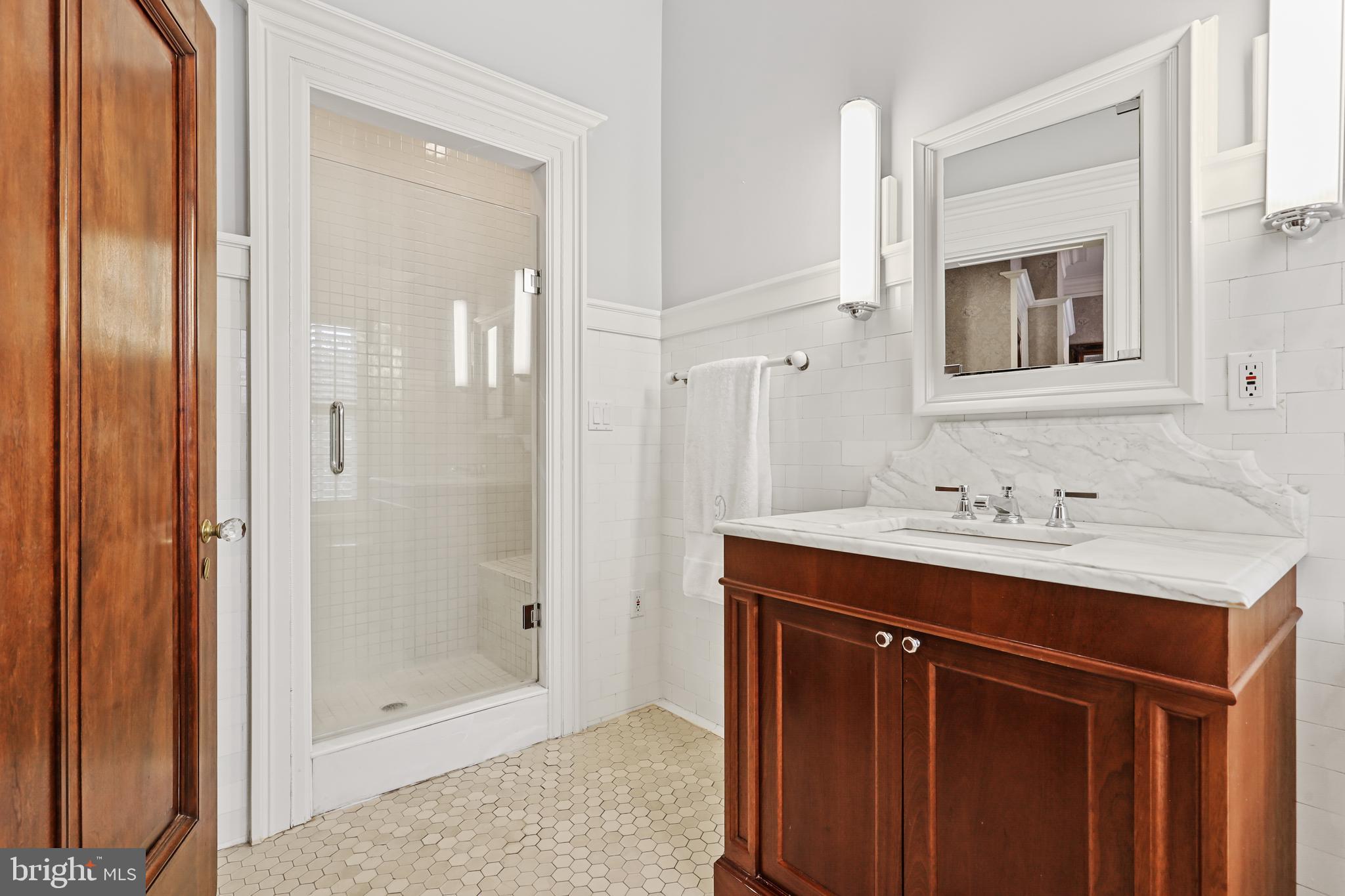 ROLAND PARK - Residential