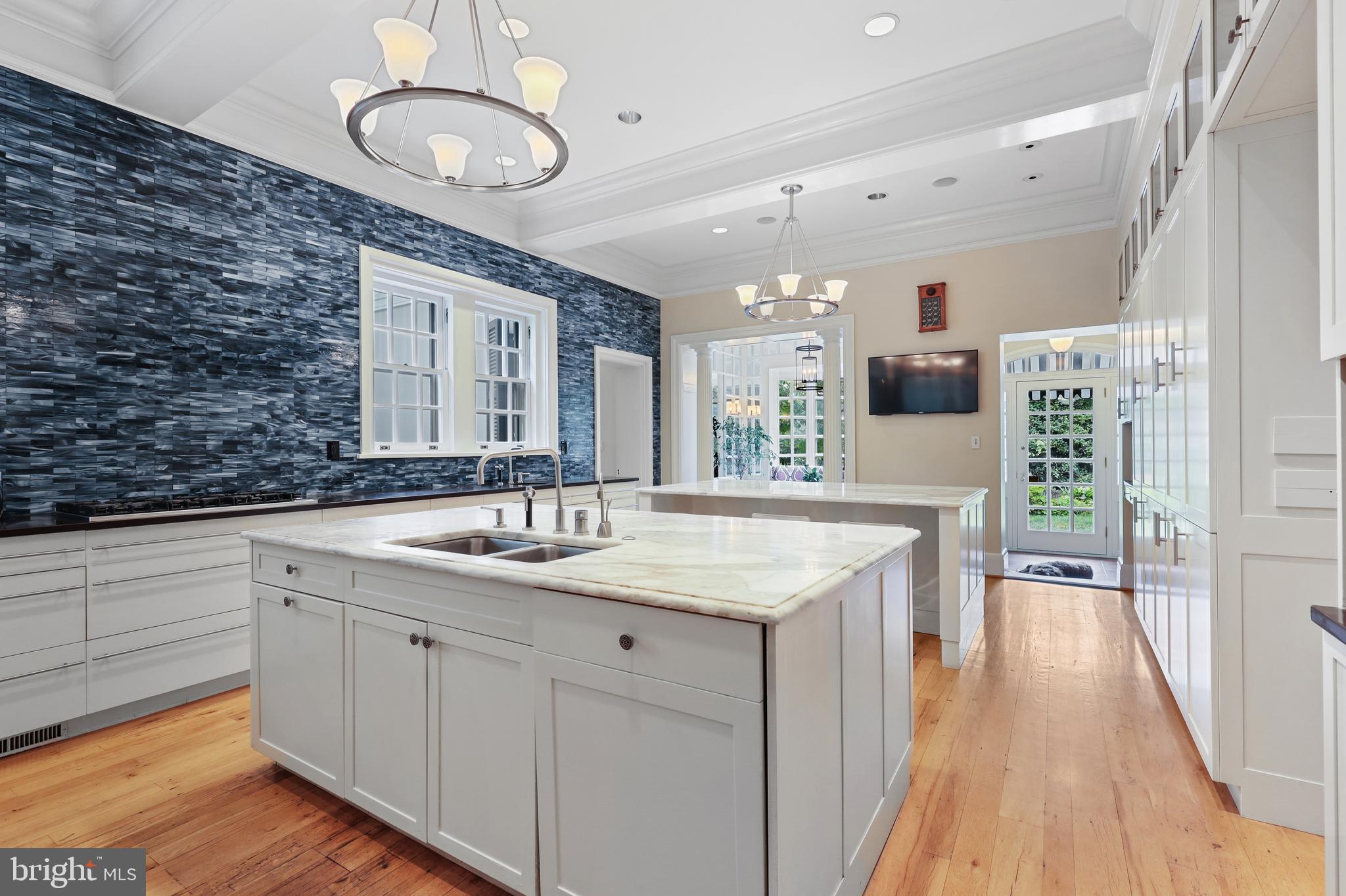 ROLAND PARK - Residential