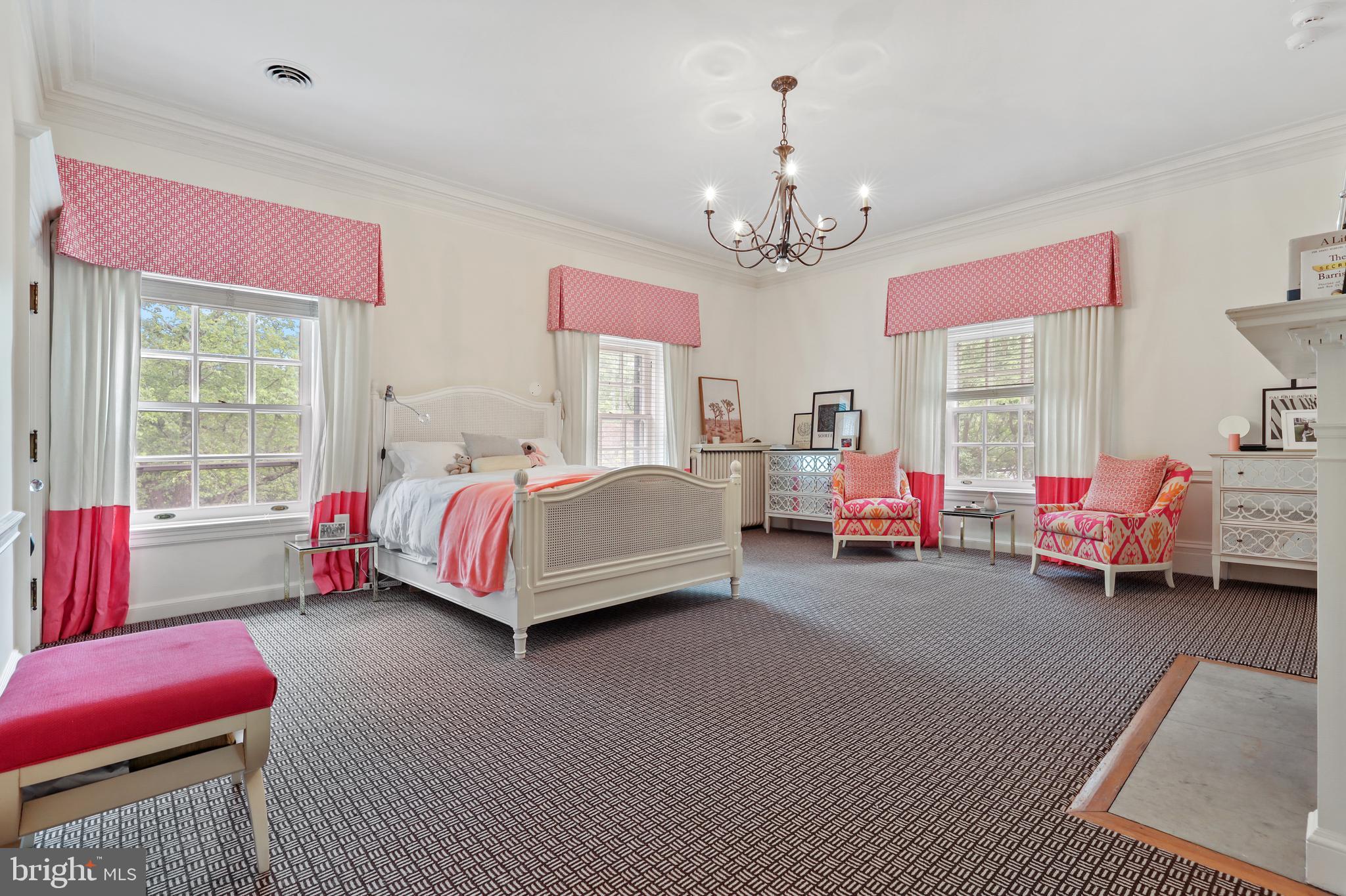 ROLAND PARK - Residential