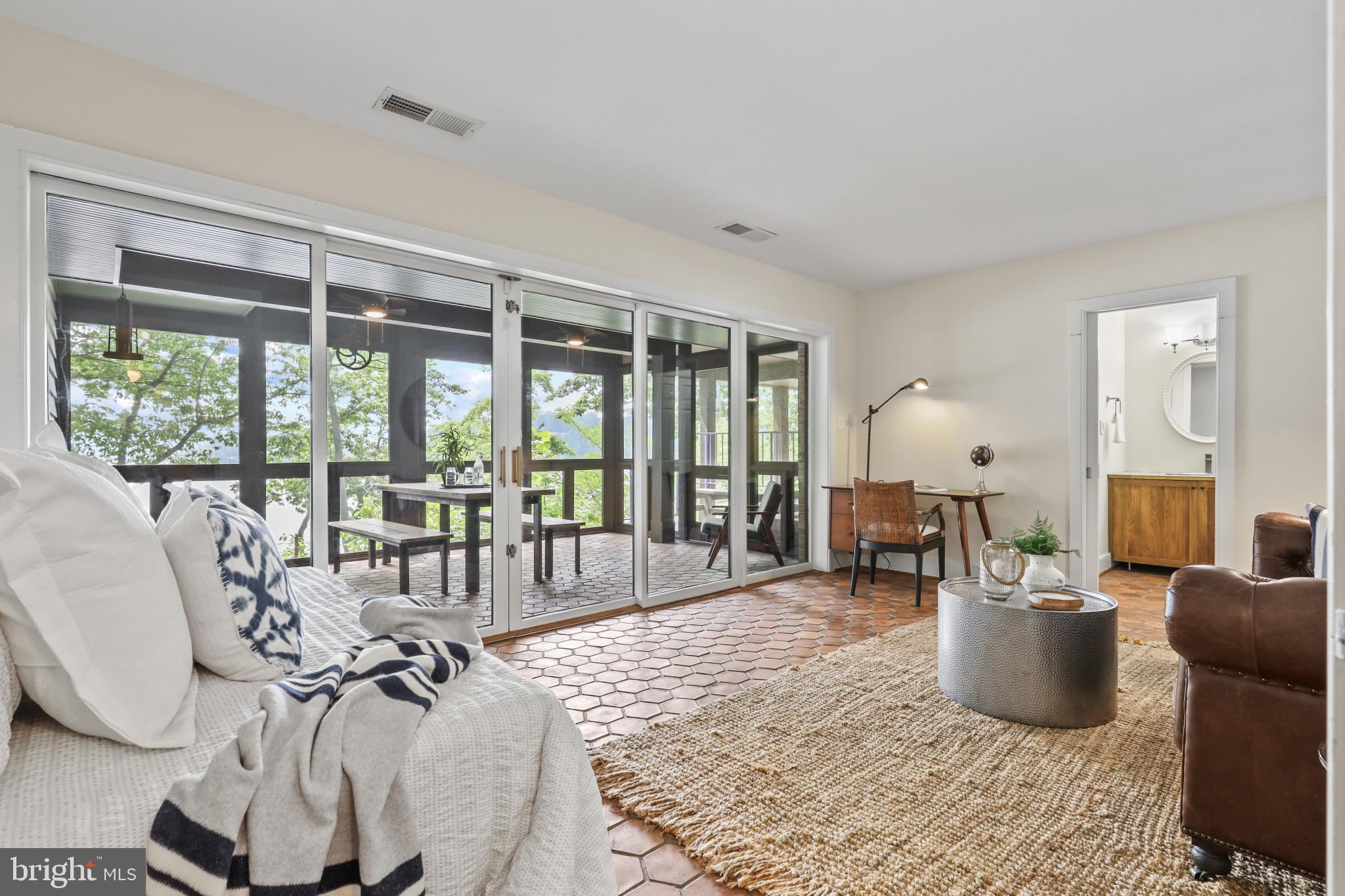 SOUTHWATER POINT - Residential