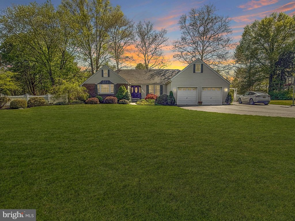 Photo of 126 Juliustown Road, COLUMBUS, NJ 08022 (MLS # NJBL2109130)