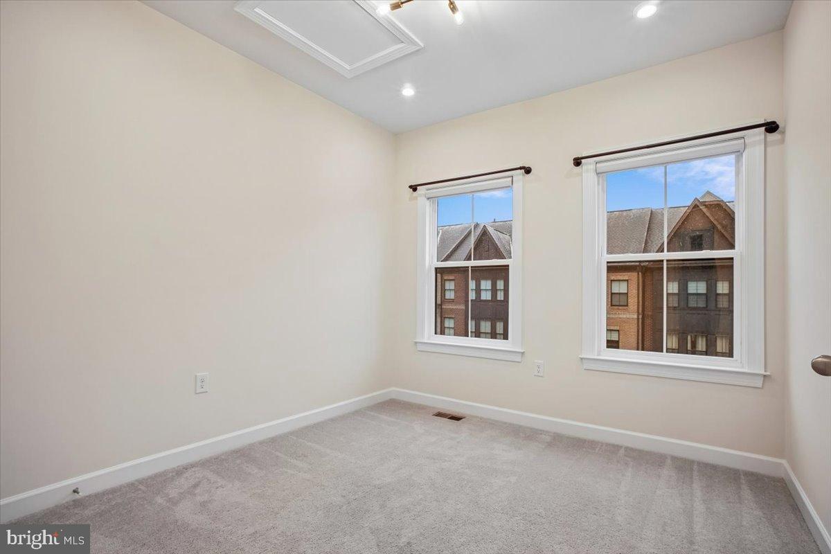 THE TOWNS AT PENDER OAKS - Residential