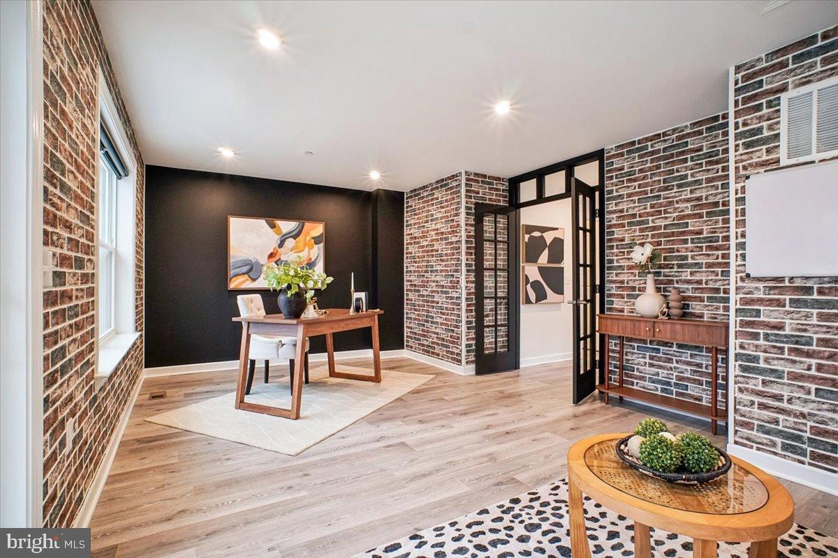 THE TOWNS AT PENDER OAKS - Residential