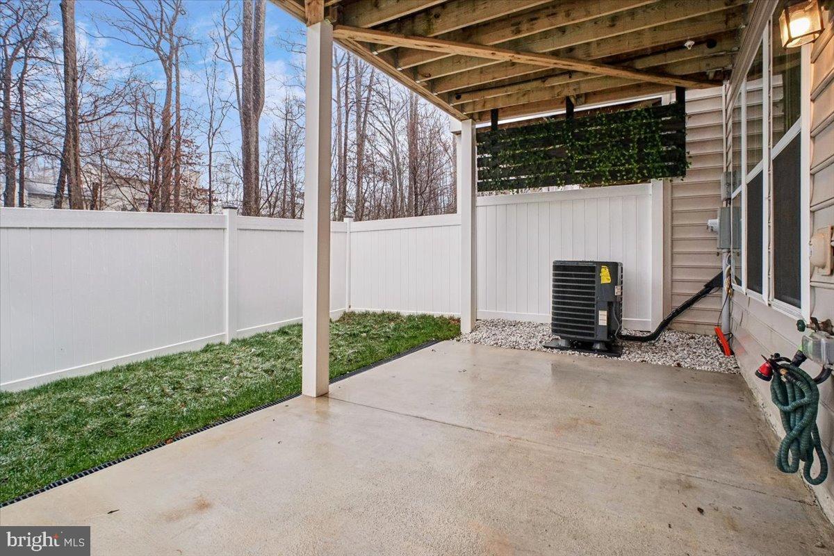 THE TOWNS AT PENDER OAKS - Residential