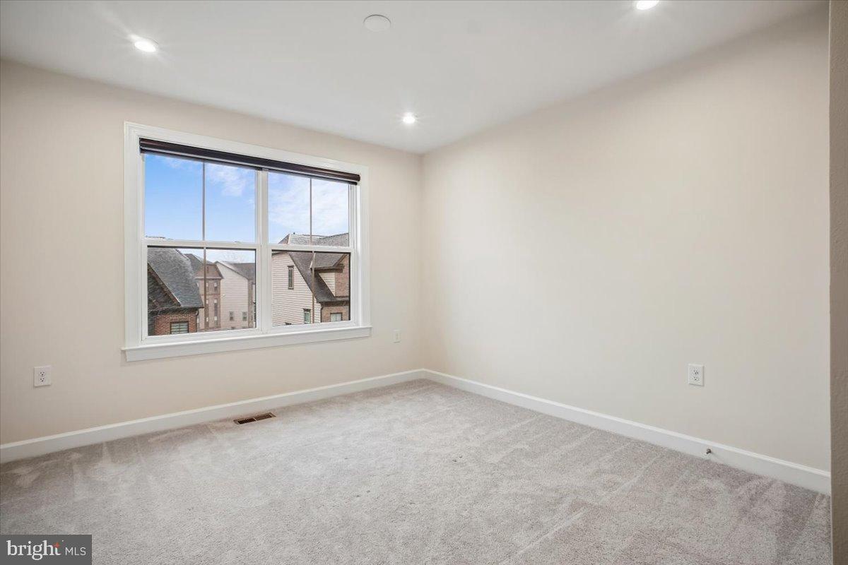 THE TOWNS AT PENDER OAKS - Residential