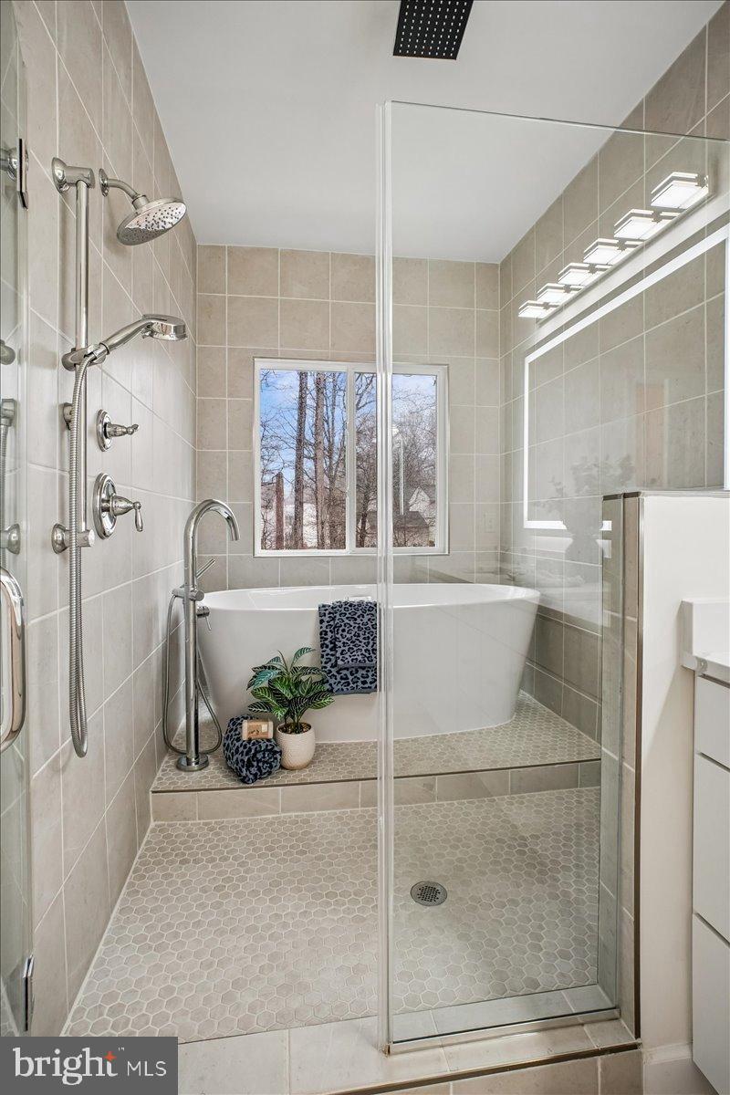 THE TOWNS AT PENDER OAKS - Residential