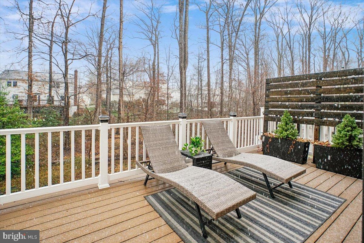 THE TOWNS AT PENDER OAKS - Residential