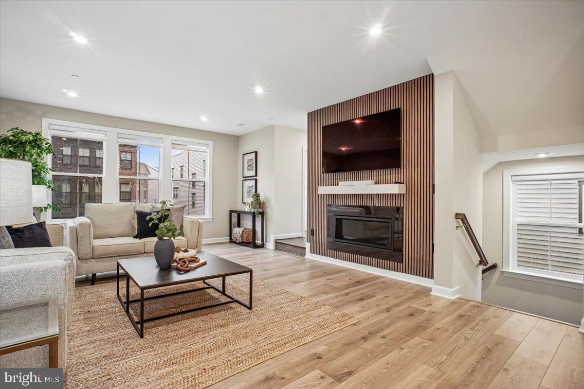 THE TOWNS AT PENDER OAKS - Residential