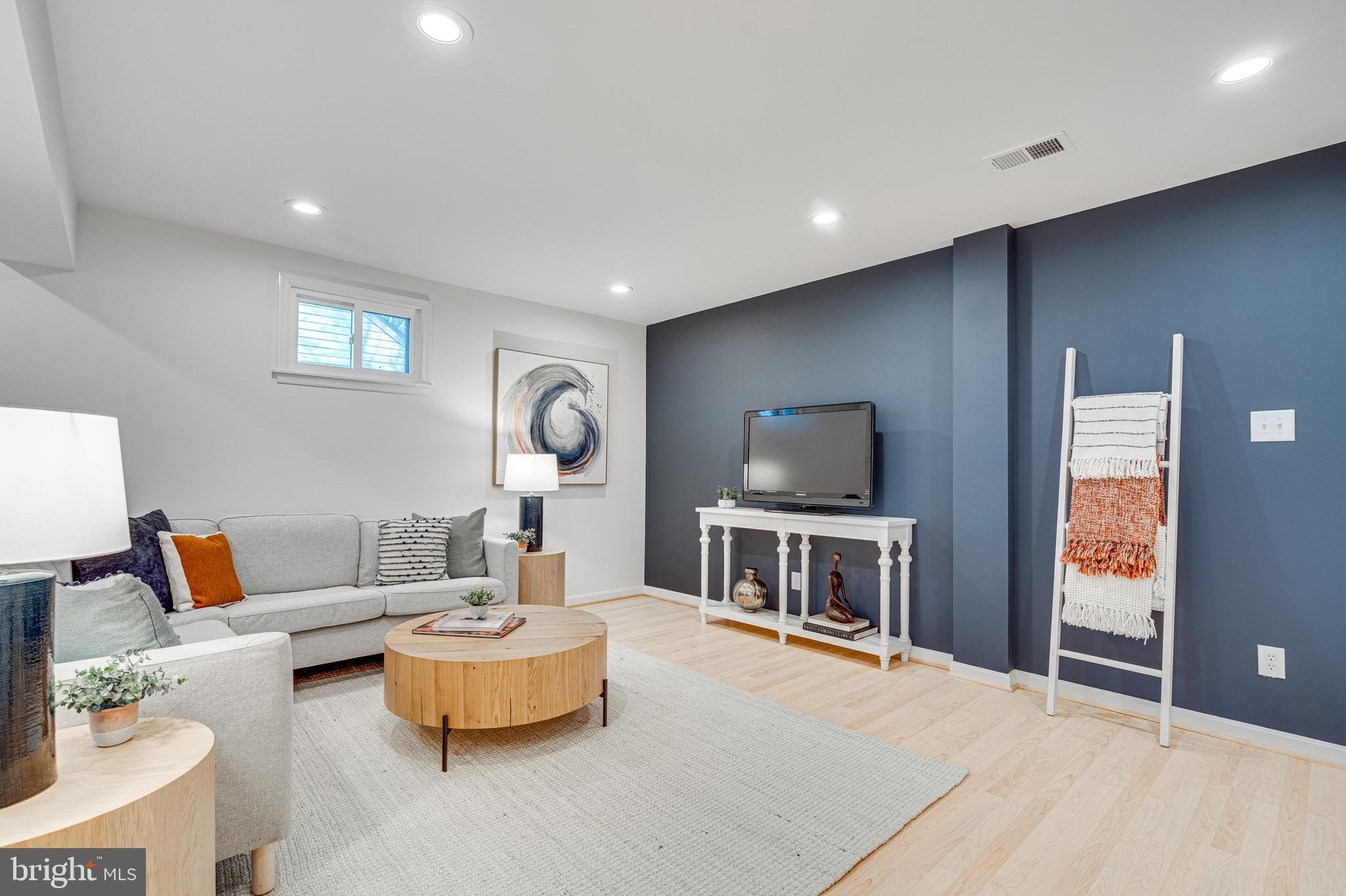 KINGS PARK WEST - Residential