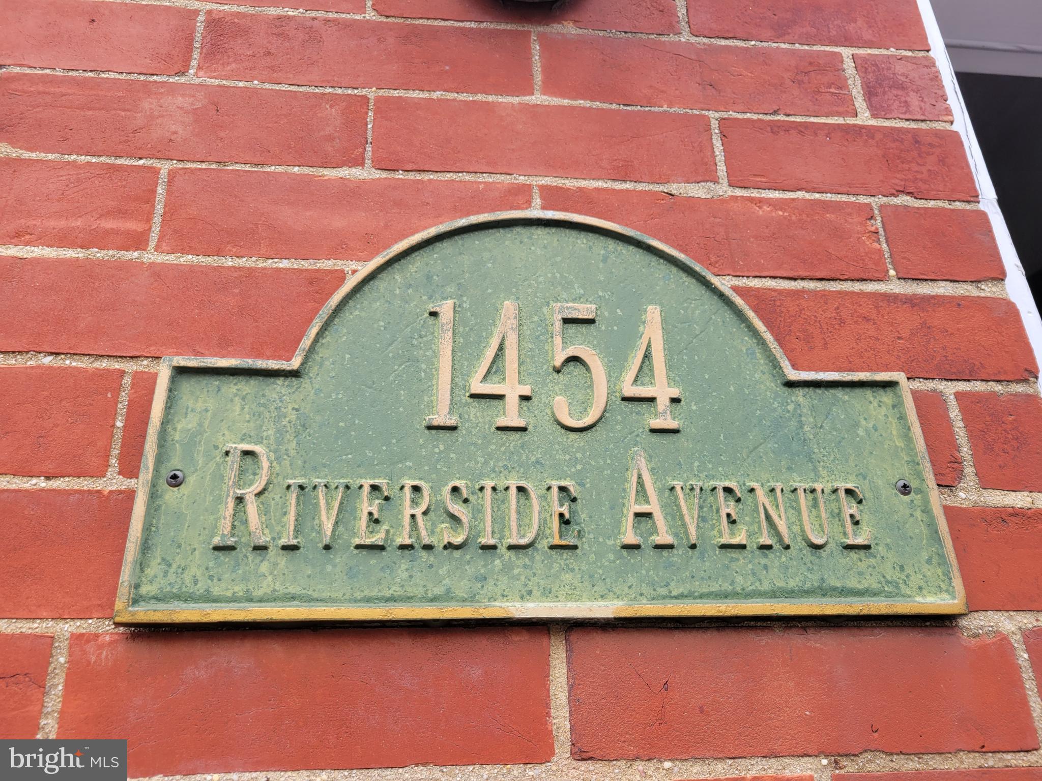 RIVERSIDE PARK - Residential