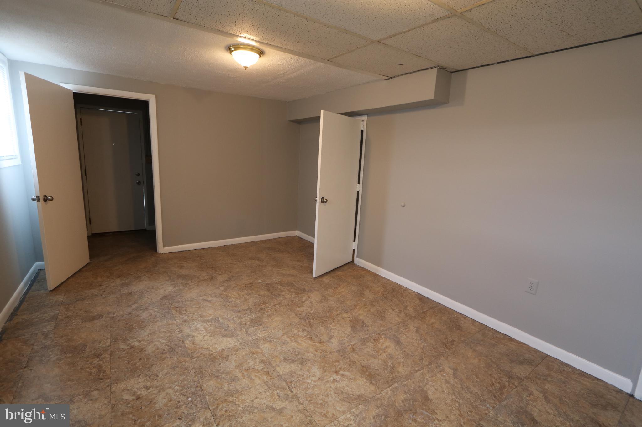 LYNNALAN ACRES - Residential