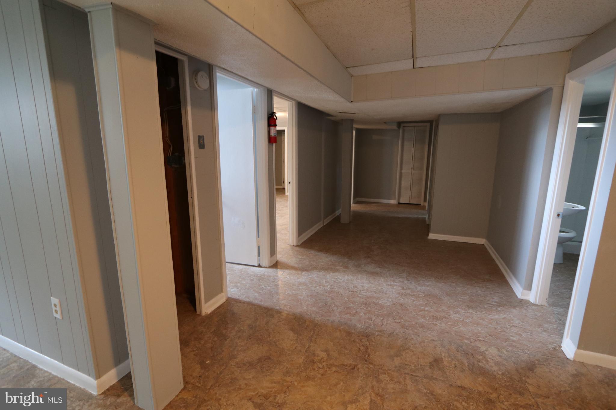 LYNNALAN ACRES - Residential