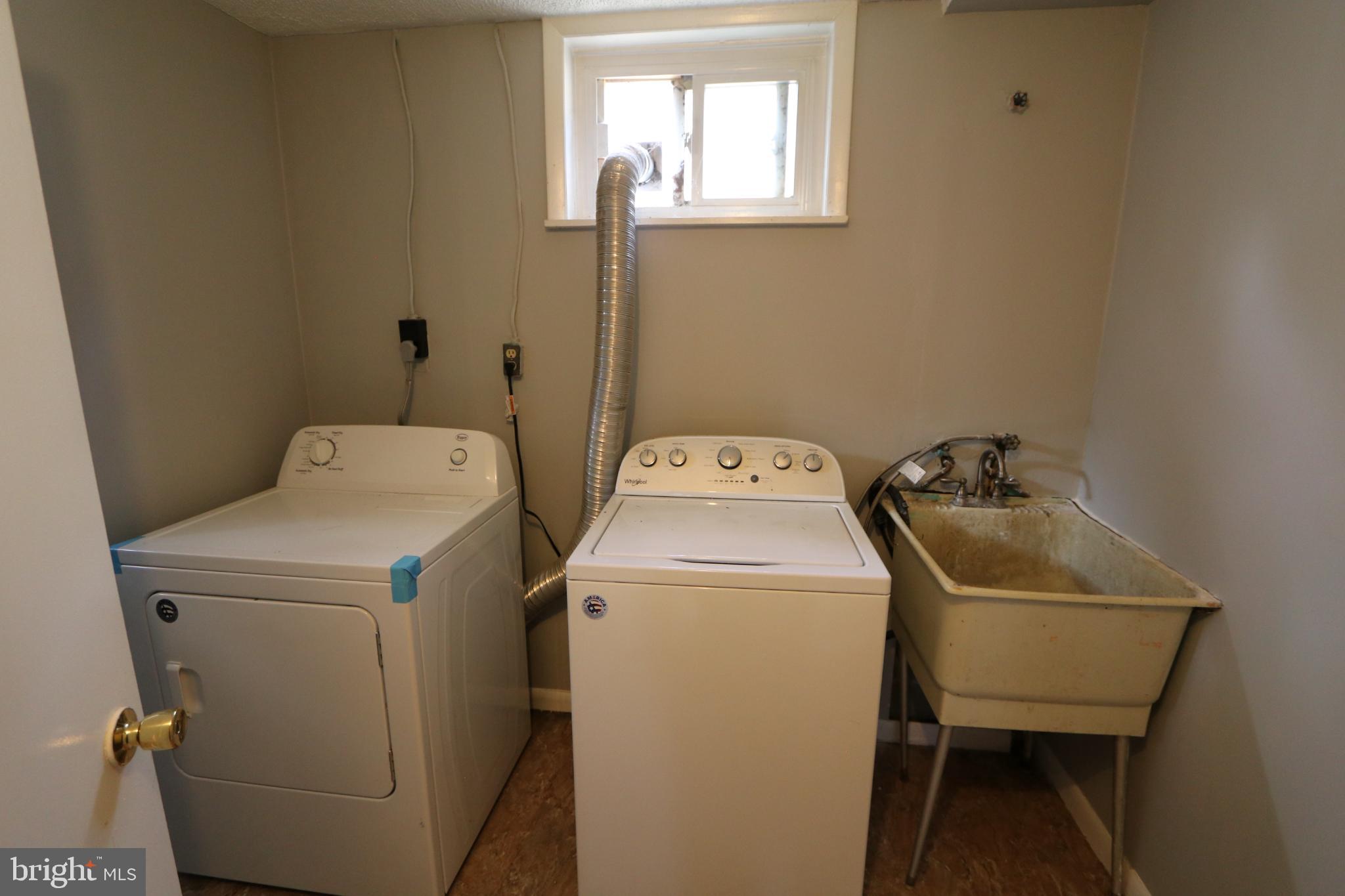 LYNNALAN ACRES - Residential