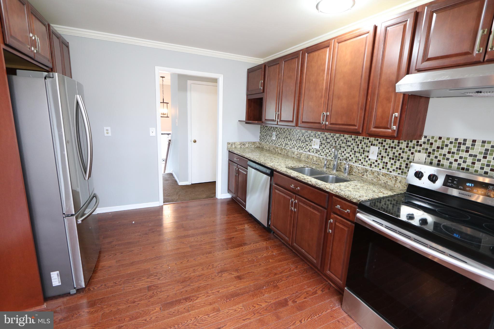 LYNNALAN ACRES - Residential