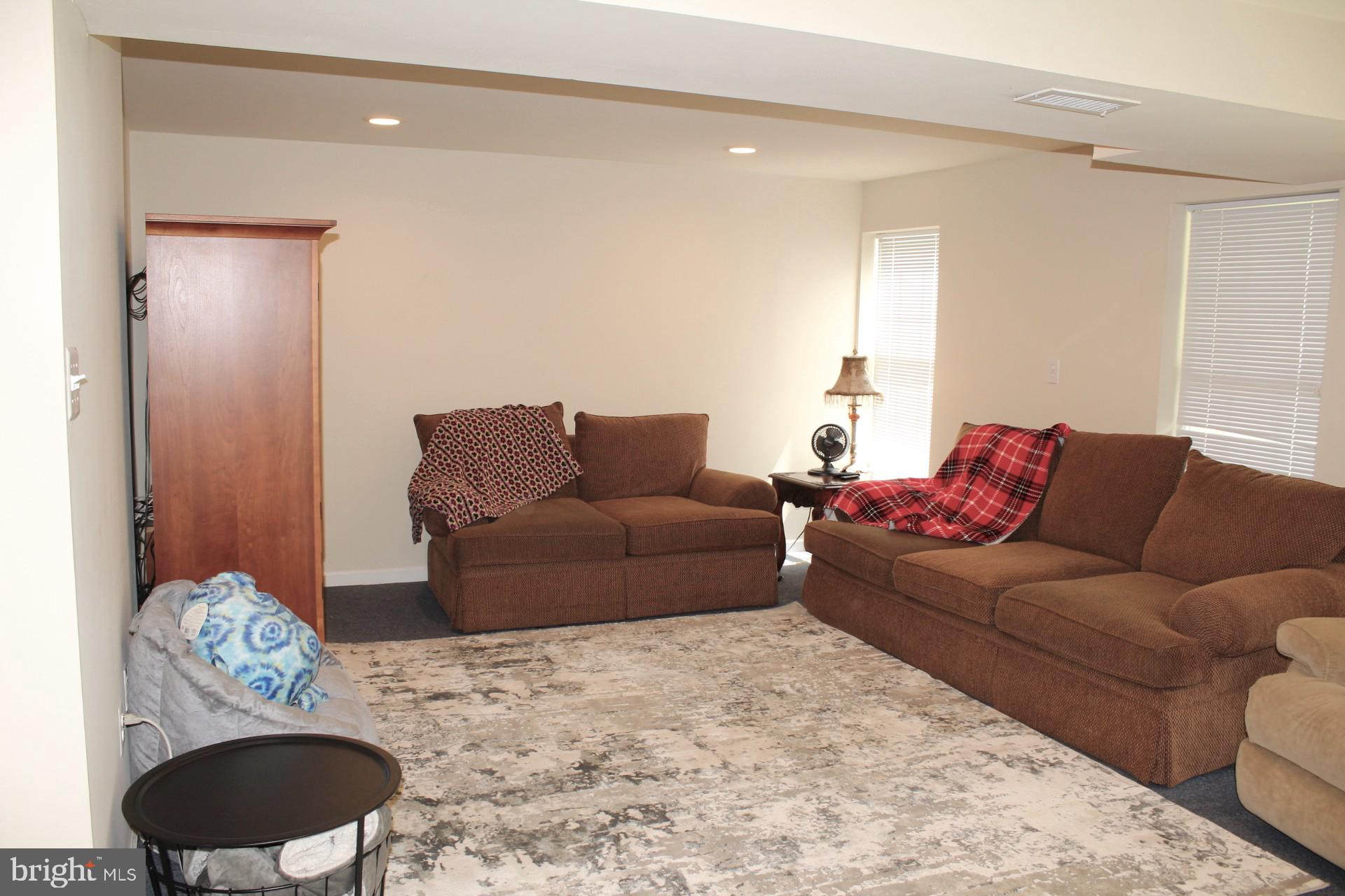 WINNERS CIRCLE - Residential