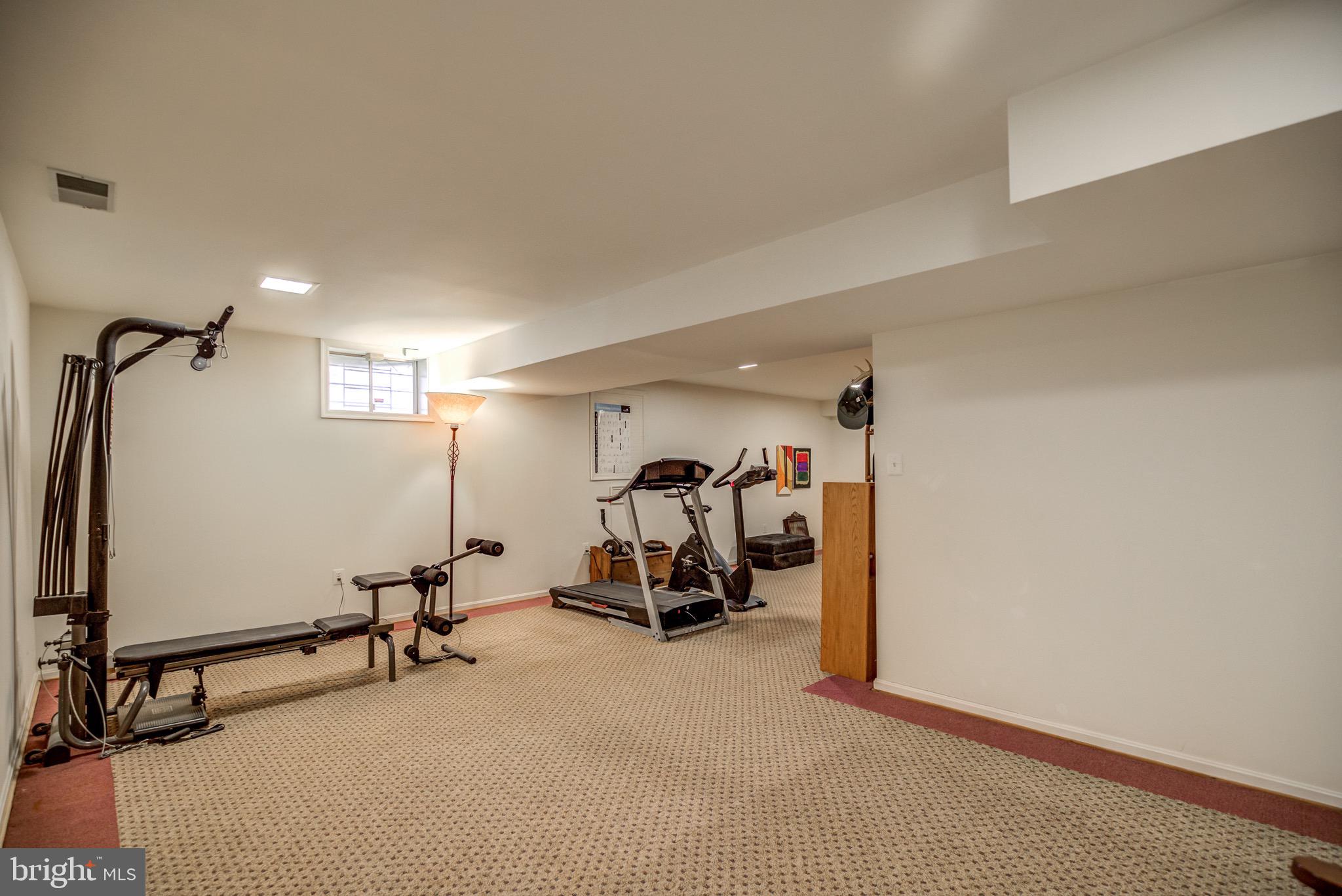 HAMPTON CHASE - Residential