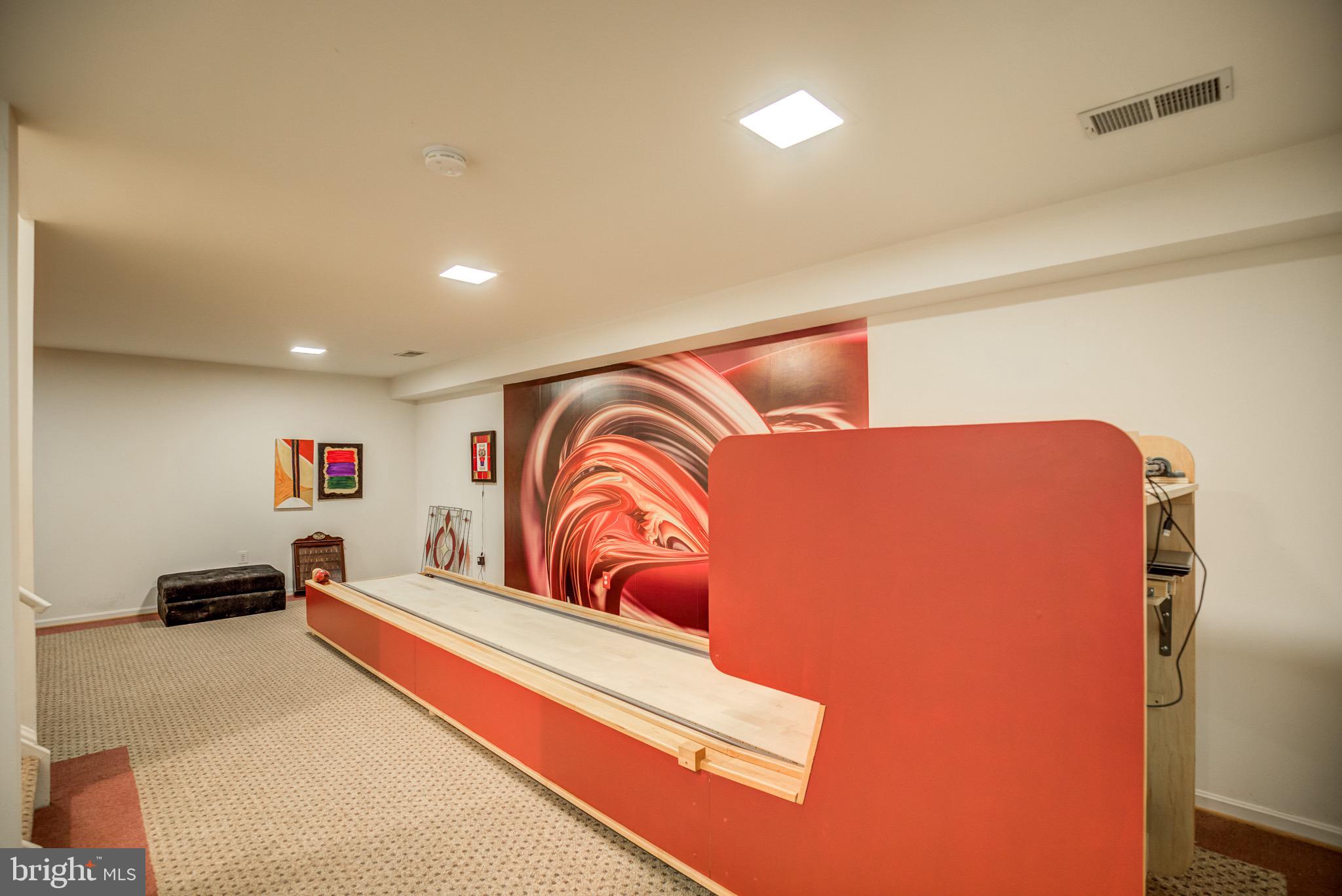 HAMPTON CHASE - Residential