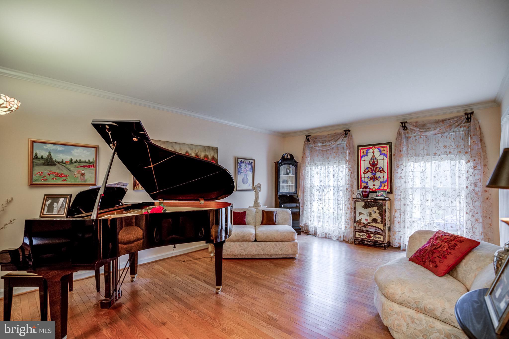 HAMPTON CHASE - Residential