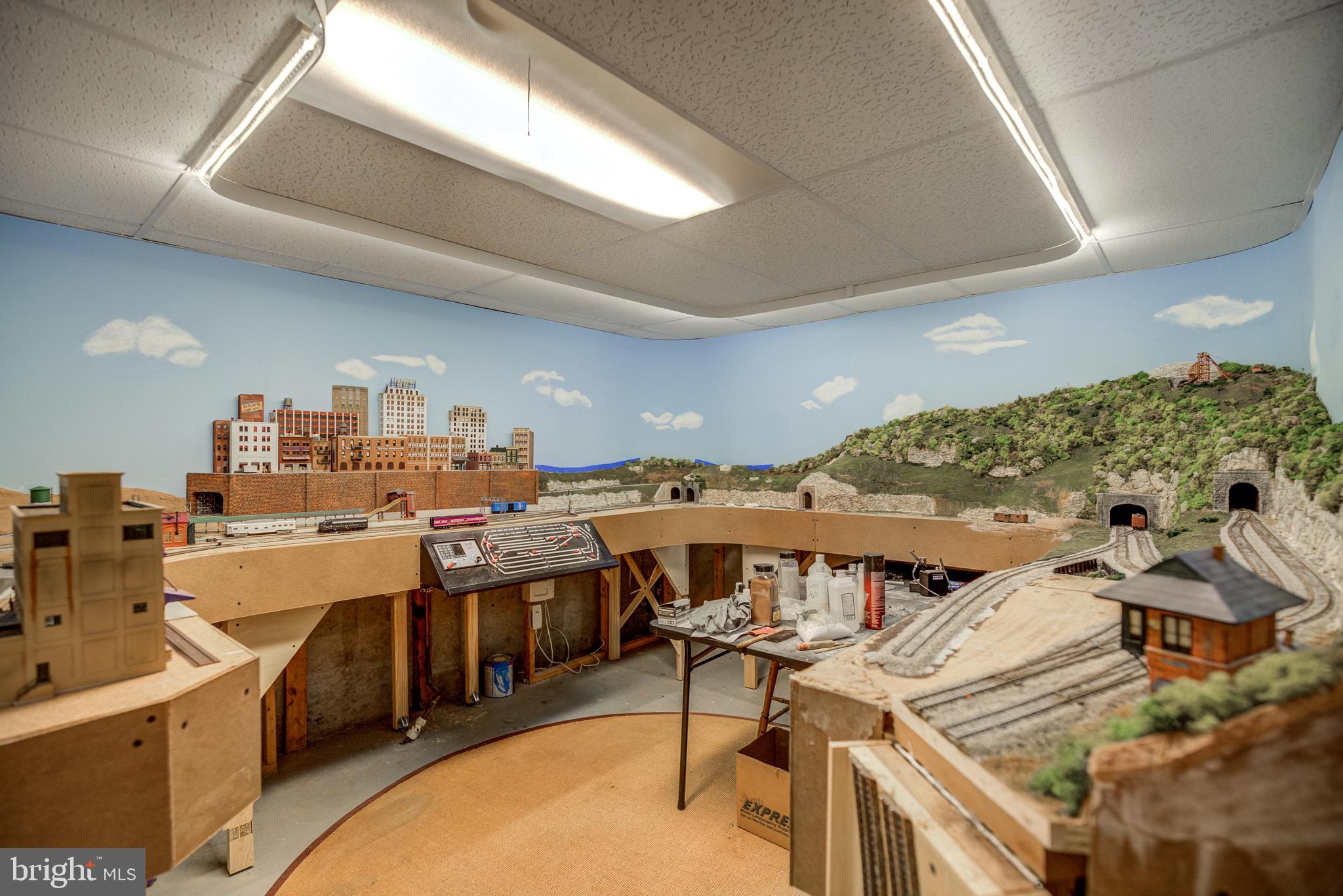 HAMPTON CHASE - Residential