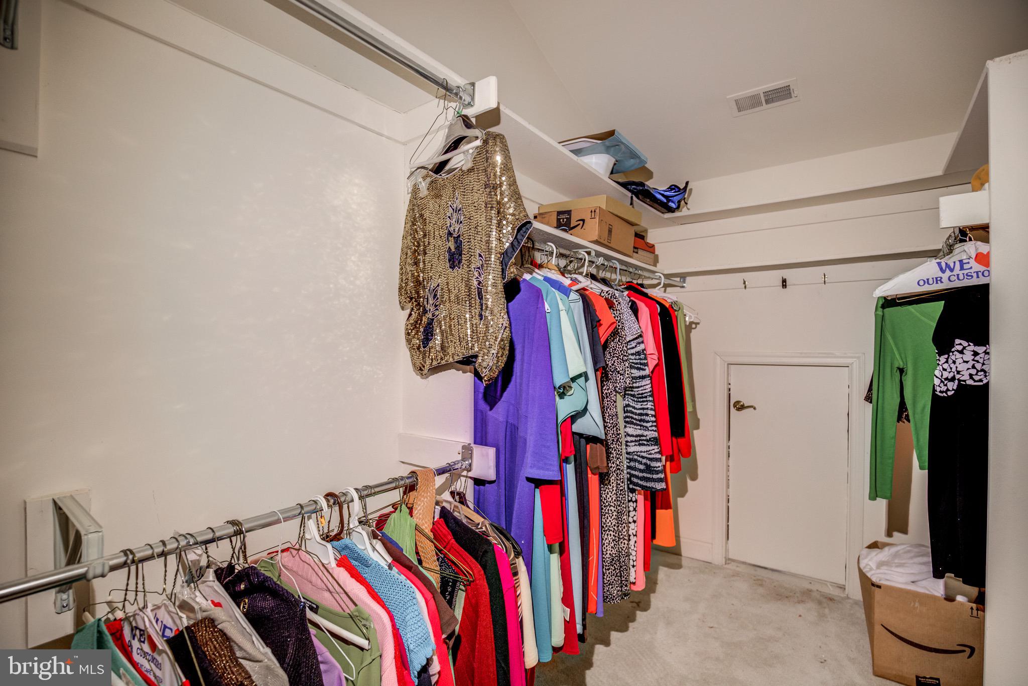 HAMPTON CHASE - Residential