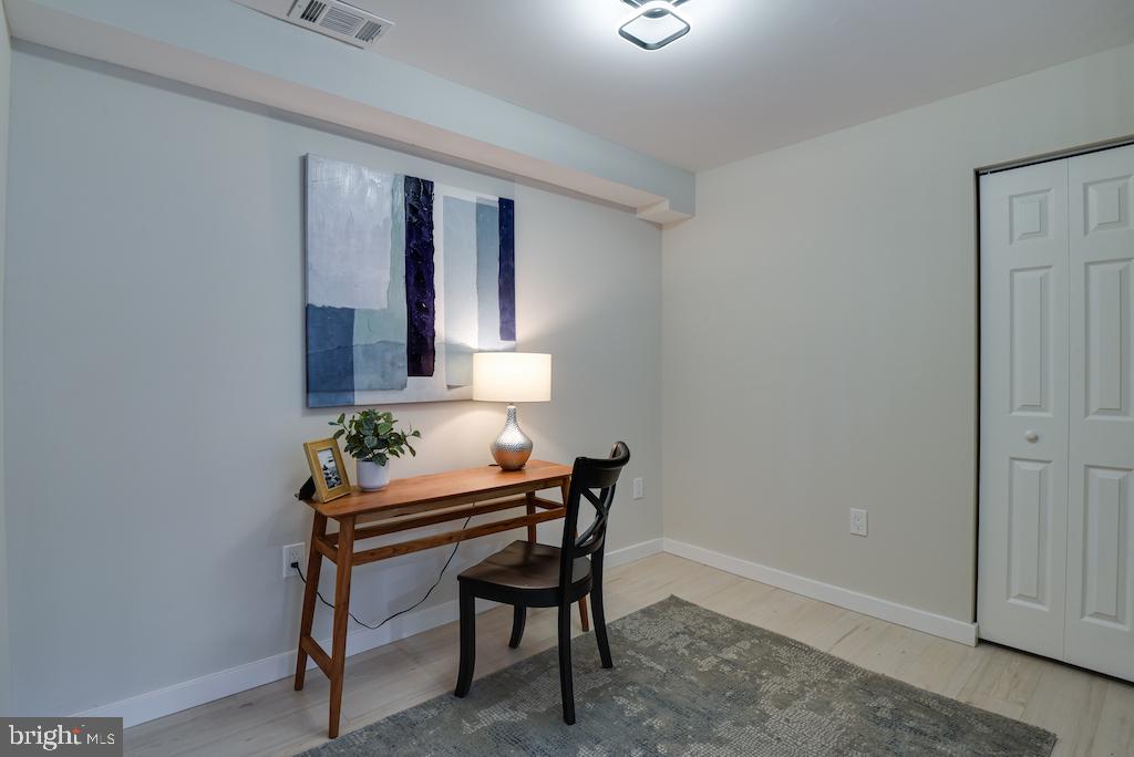 ENGLESIDE VILLAGE - Residential