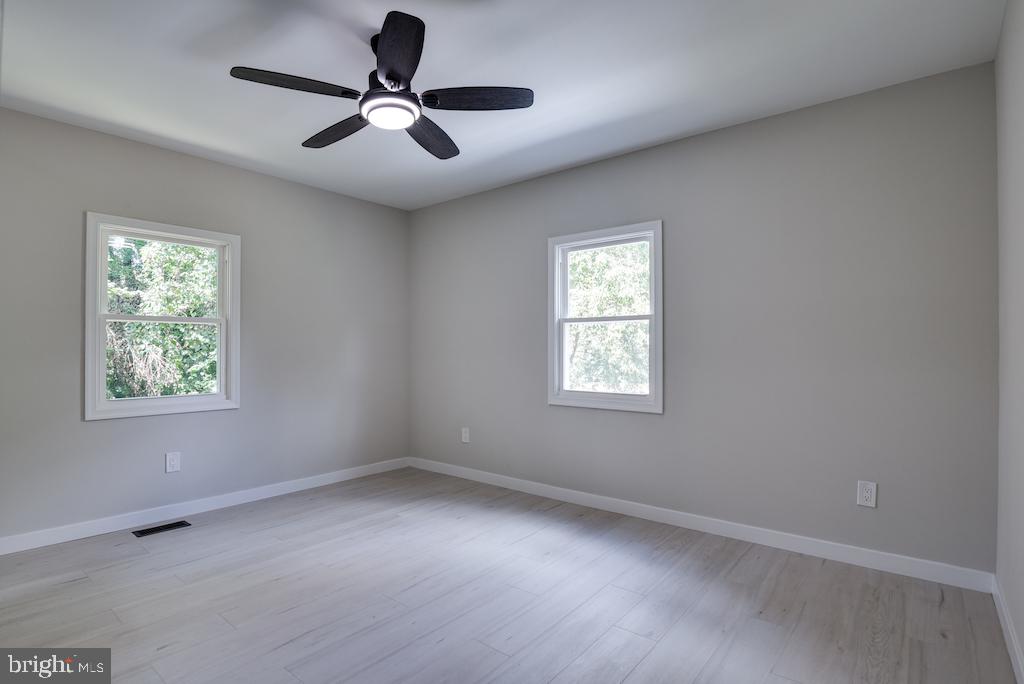 ENGLESIDE VILLAGE - Residential