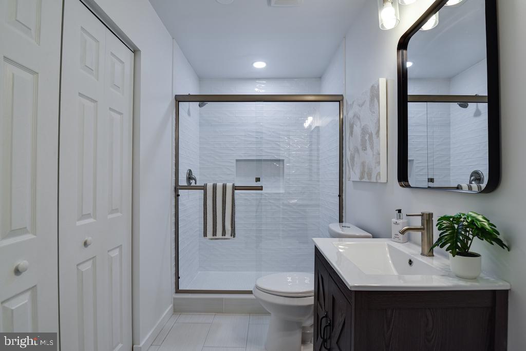 ENGLESIDE VILLAGE - Residential