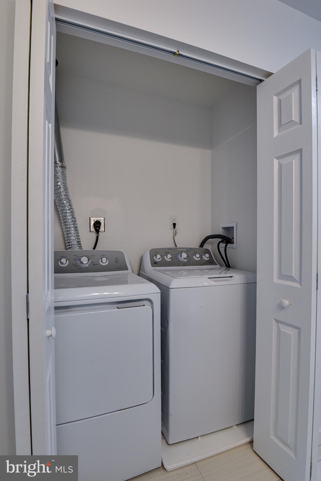 ENGLESIDE VILLAGE - Residential