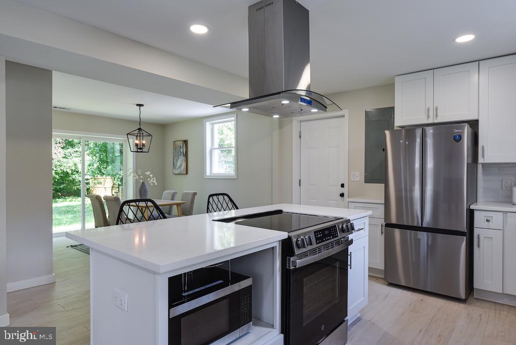 ENGLESIDE VILLAGE - Residential